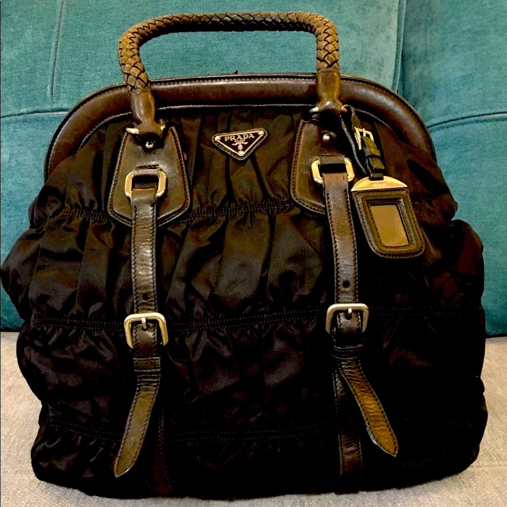 🖤Authentic Prada Milano 2way tote bag🖤